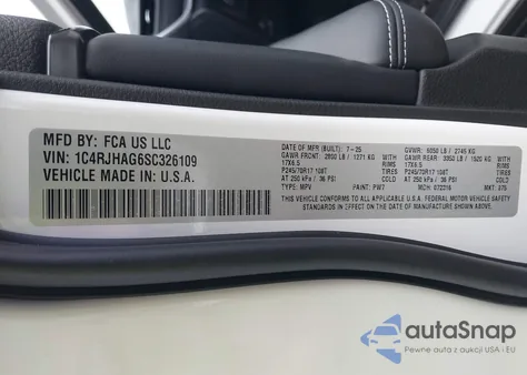 2025 Jeep Grand Cherokee Laredo 4X4 from USA, damaged, VIN 1C4RJHAG6SC326109